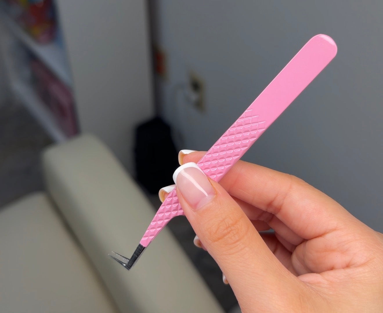 Pink 90 degree tweezer 💗✨